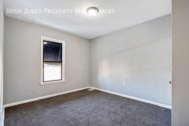 Building Photo - 1819 Pine-Apt 5