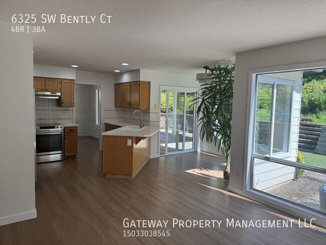 Building Photo - 6325 SW Bently Ct