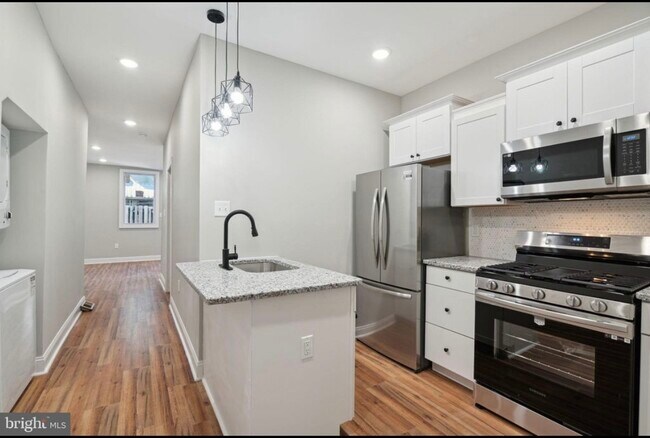 Building Photo - 2144 S 20th St