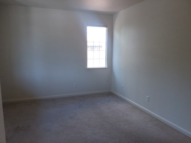 Building Photo - Three Bed, Two Bath Home in Sparks....
