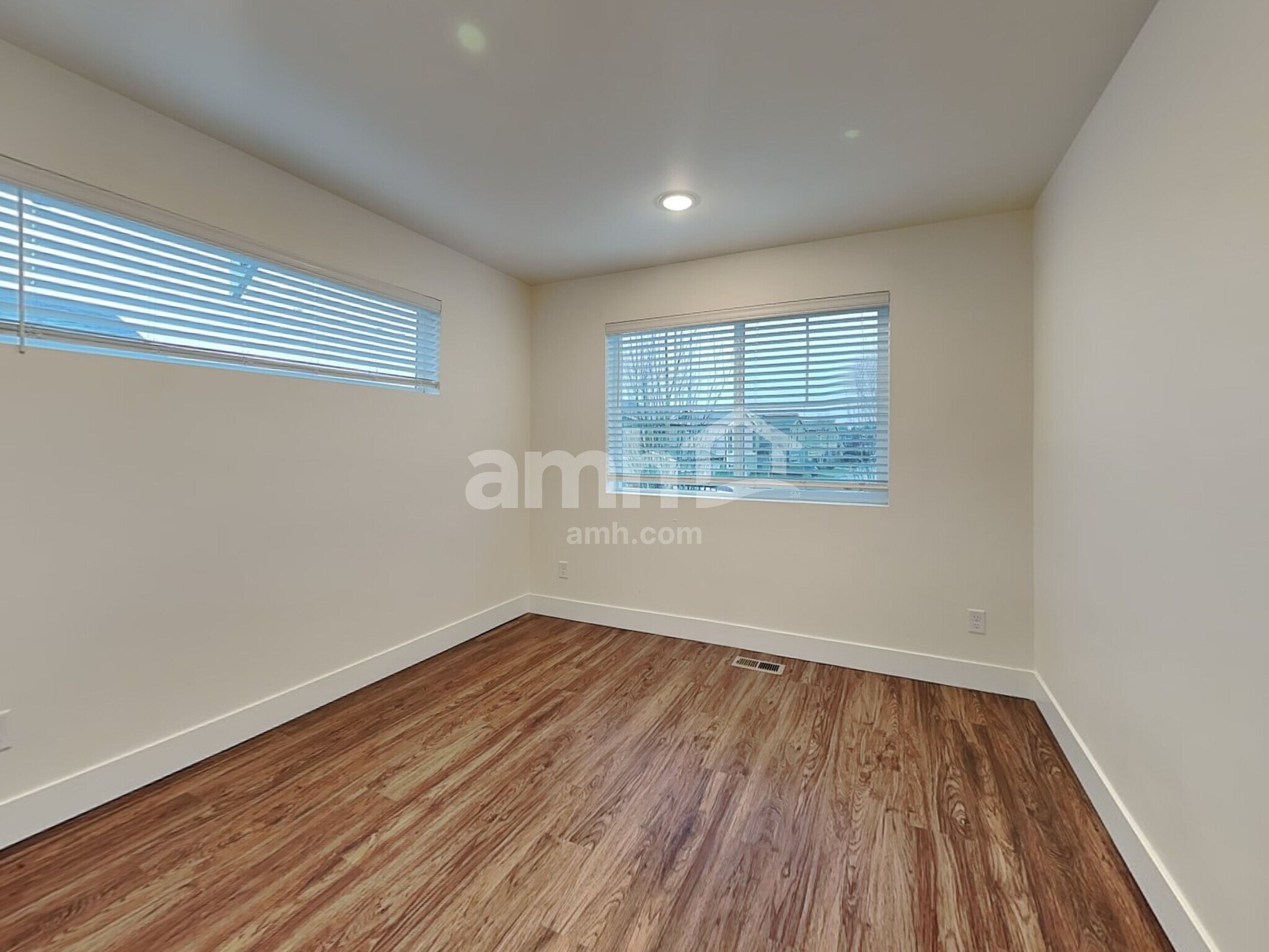 Building Photo - 23379 SE Dogwood St