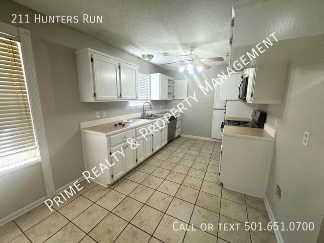 Building Photo - 211 Hunters Run