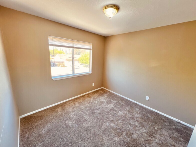 Building Photo - 405 Canvasback Dr