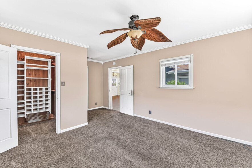 Building Photo - 6749 E Stearns St