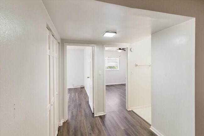 Building Photo - 5100 SW 41st St