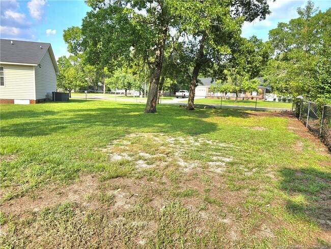 Building Photo - 108 Laura Ln