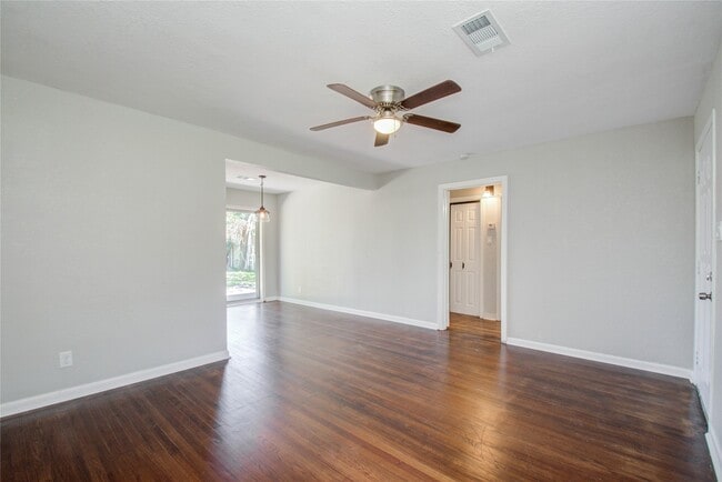 Building Photo - 10226 Envoy St