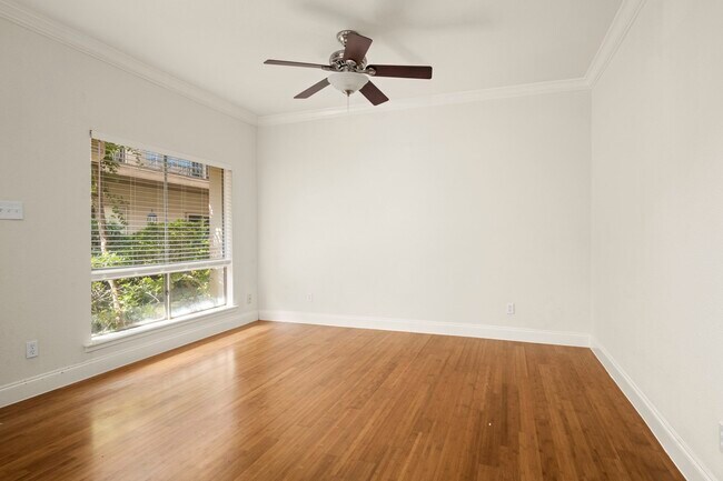 Building Photo - 1115 Augusta Dr