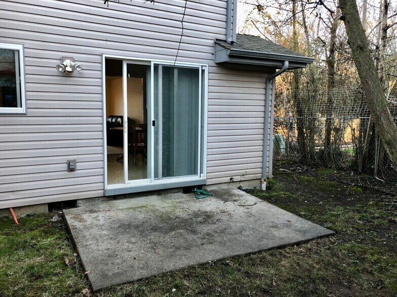 Building Photo - 298 Stadium Dr N
