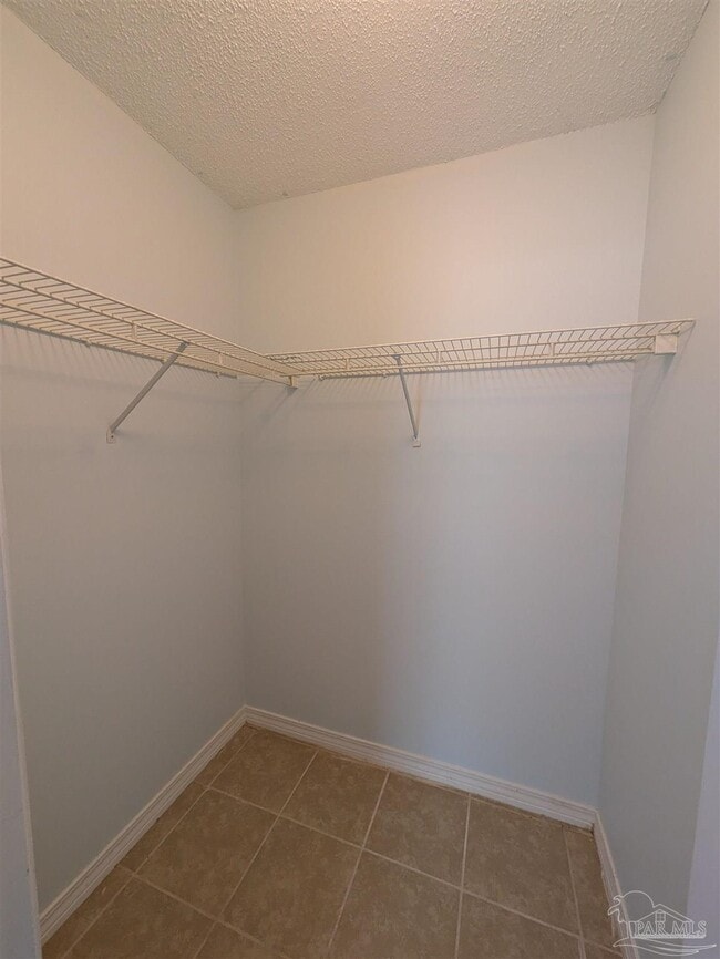 Building Photo - 3359 Green Briar Cir