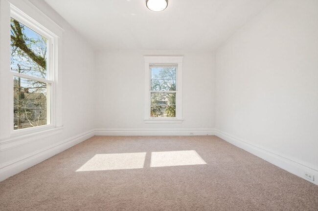 Building Photo - 1113 Camden Ave