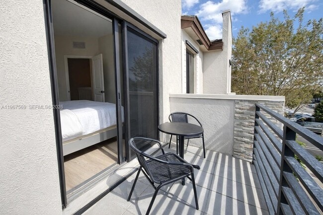 Building Photo - 323 NE 208th Terrace