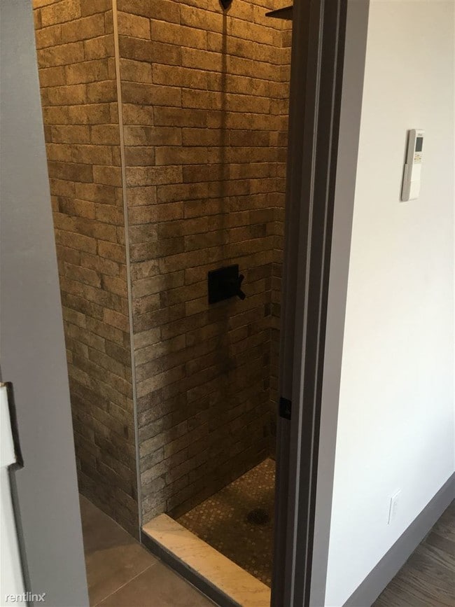 Building Photo - 1649 Summerfield St