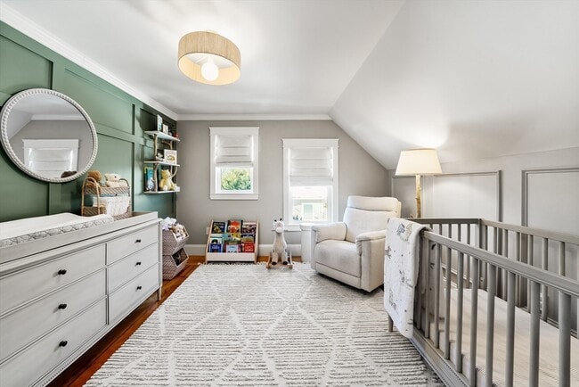 Building Photo - 814 Main St