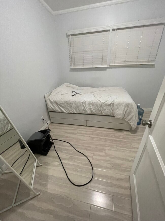 Building Photo - 265 S Church Ln