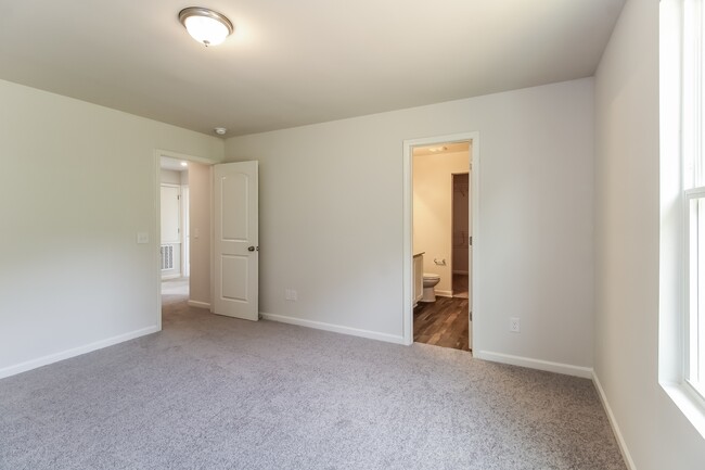 Building Photo - 1592 BOBWHITE LN