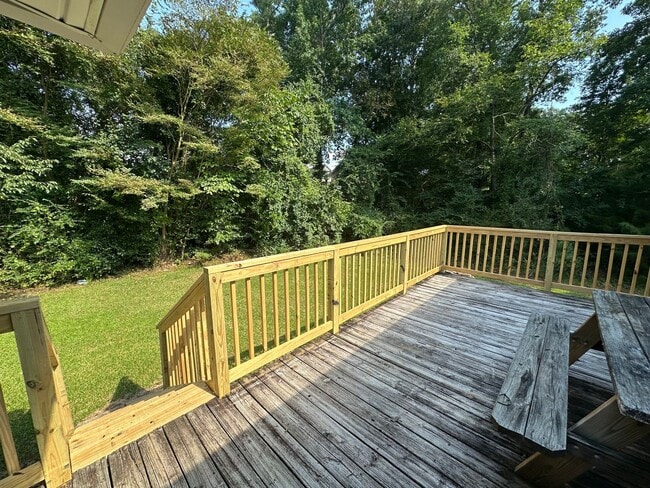 Building Photo - 927 Pinecliff Dr