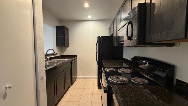 Building Photo - 106-E Eden at Avondale