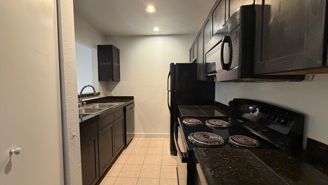 Building Photo - 4123 Avondale Ave