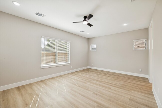 Building Photo - 2602 Martinas Ct
