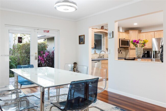 Building Photo - 418 SE 3rd Terrace