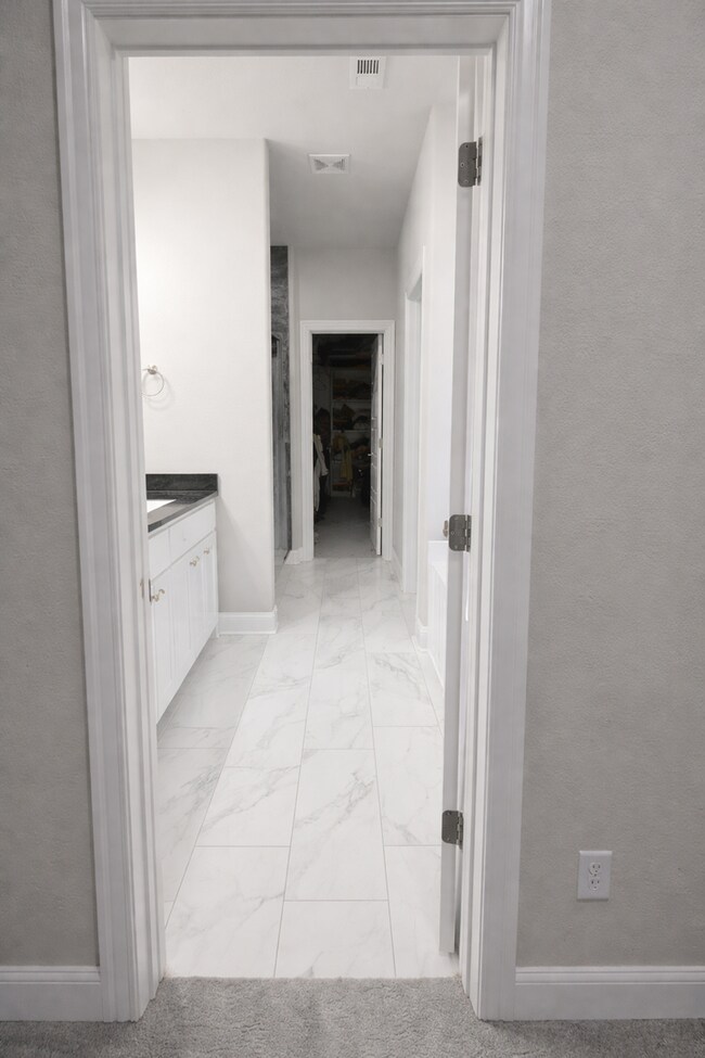 Building Photo - 431 Linda Ln