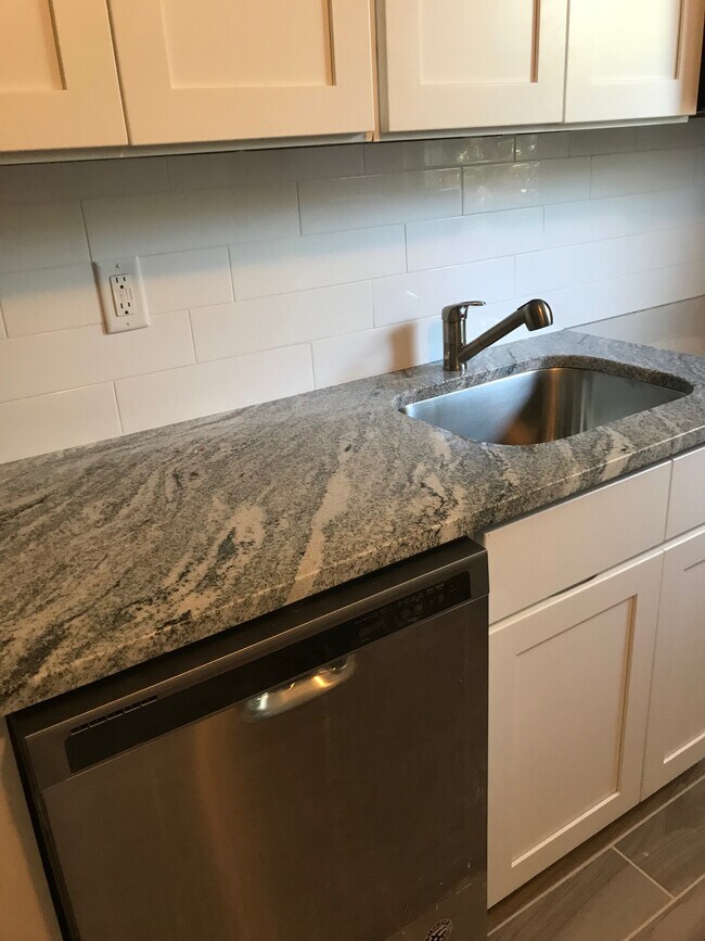 Building Photo - 316 Magnolia St