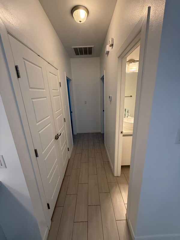 Building Photo - 1625 W Smt Dr