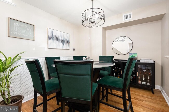 Building Photo - 9308 Canterbury Riding