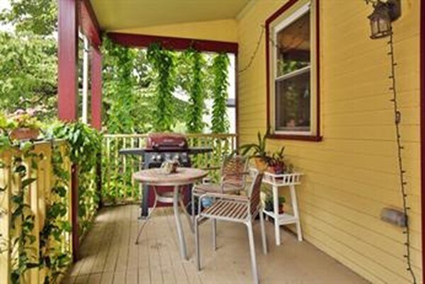 Building Photo - 11 Lester Pl