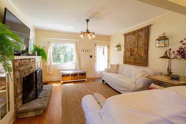 Building Photo - Gorgeous NW District House with Stunning Upgrades and Original Charm