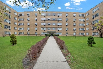 Building Photo - 6161 N Hoyne Ave