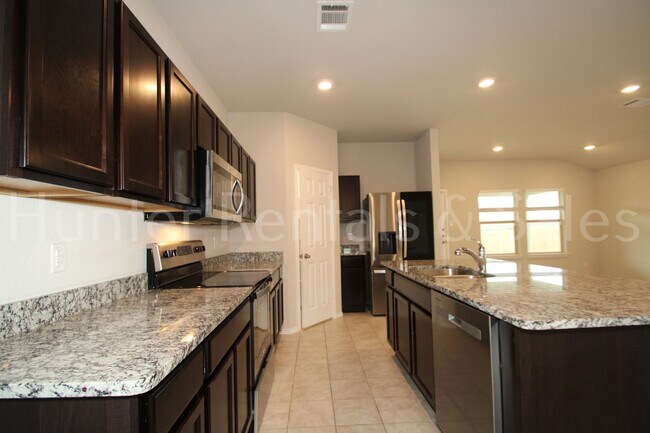 Building Photo - 5106 Brody Dr