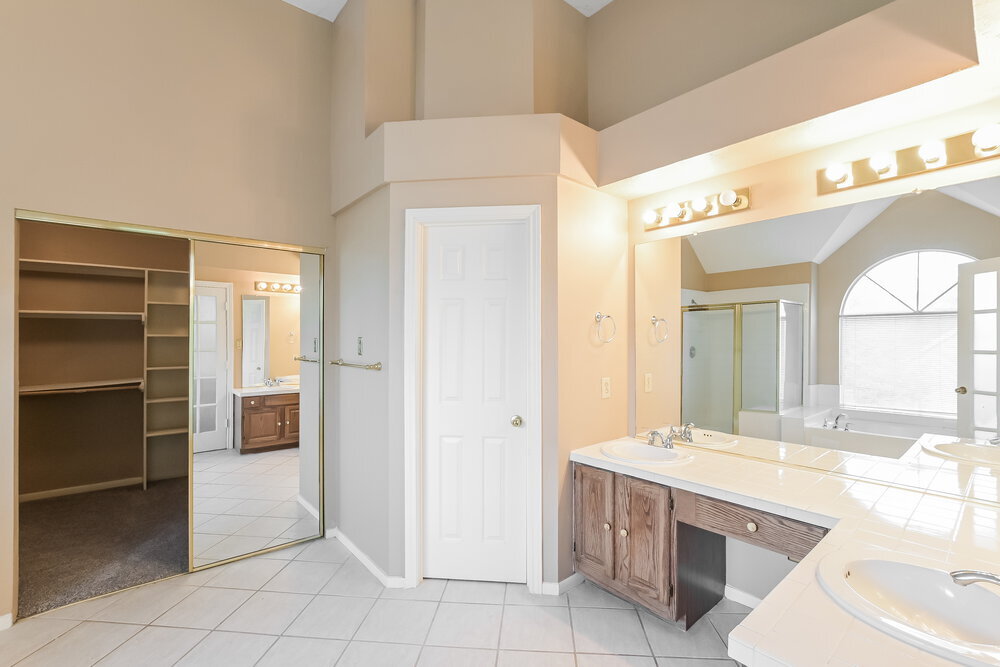 Building Photo - 11423 Willow Field Dr