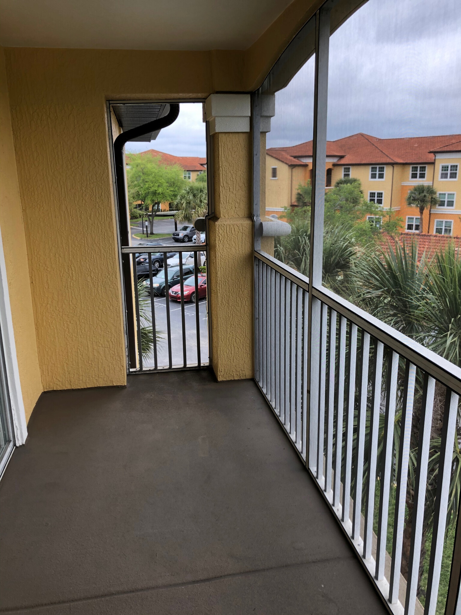 Building Photo - 5475 Vineland Rd