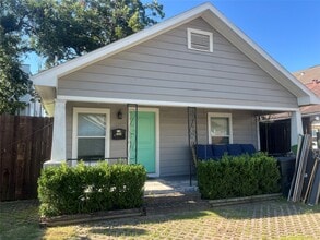 Building Photo - 4221 Marina St