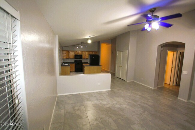 Building Photo - 14129 N 133rd Dr