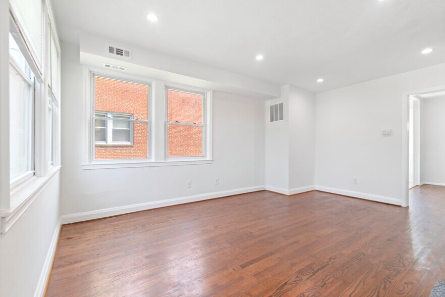 Building Photo - 3920 Wilke Ave