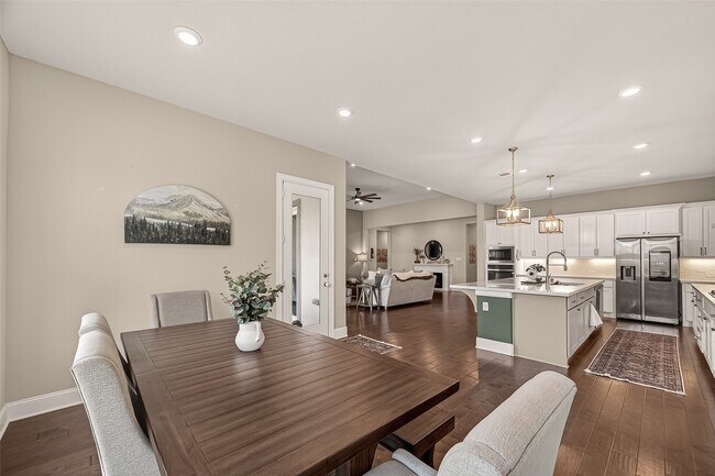 Building Photo - 3606 Canyon Dr