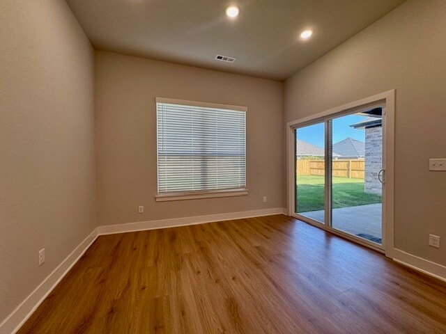 Building Photo - 5302 SW Firethorn Ln