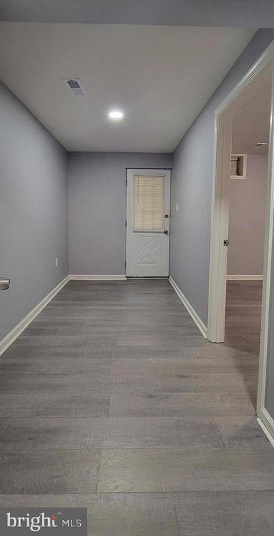 Building Photo - 15549 N Oak Ct