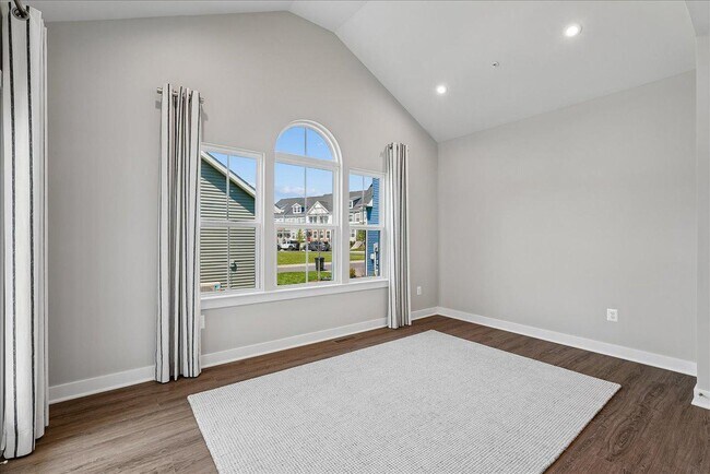 Building Photo - 1303 Potomac View Pkwy