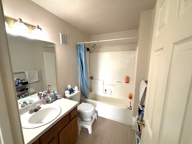 Building Photo - 112 W 1230 N