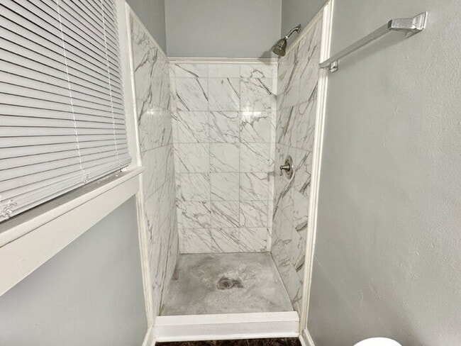 Building Photo - 666 Landis St