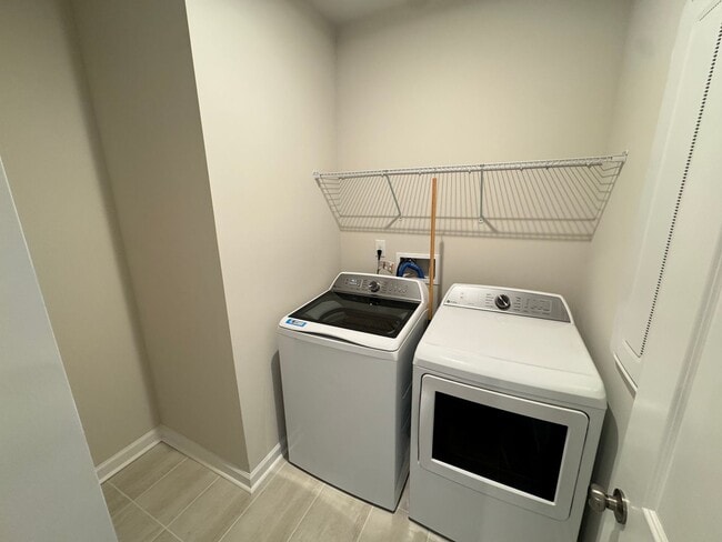 Building Photo - 4707 Cypress Tree Ln