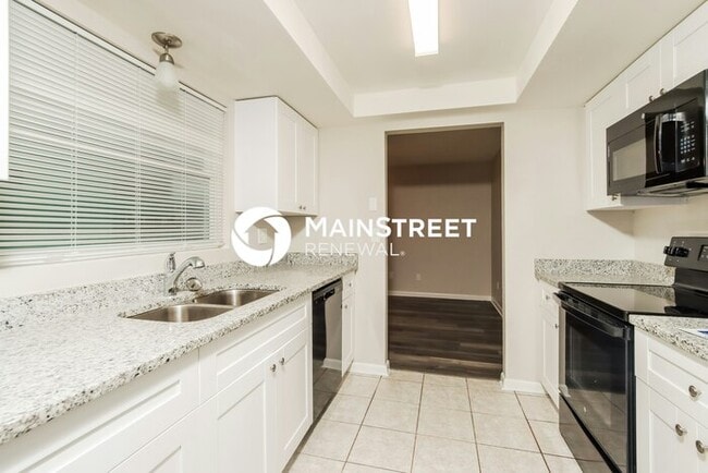 Building Photo - 4 Bedroom Pet-Friendly Home in MELBOURNE, ...