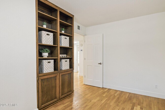 Building Photo - 5732 N 25th St