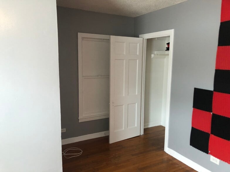 Building Photo - 136 W Ridgewood Ct