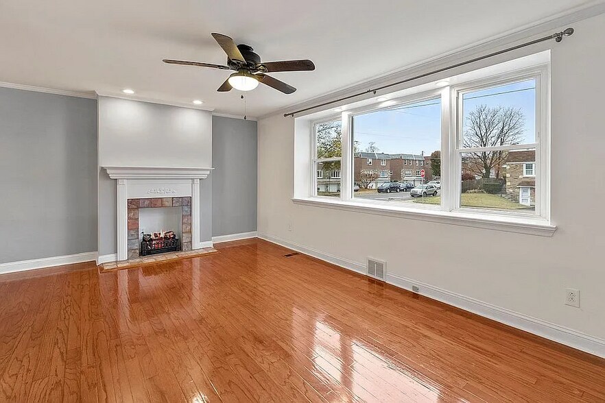 Building Photo - 802 Loney St