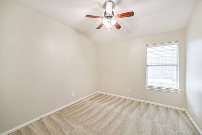 Building Photo - 22015 Falvel Dr